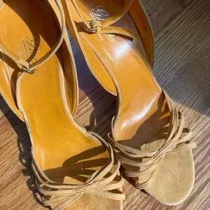 GUCCIバンブーシューズ38(23.5) Gucci | Shoes | Gucci Yellow Suede Strappy Bamboo Detail